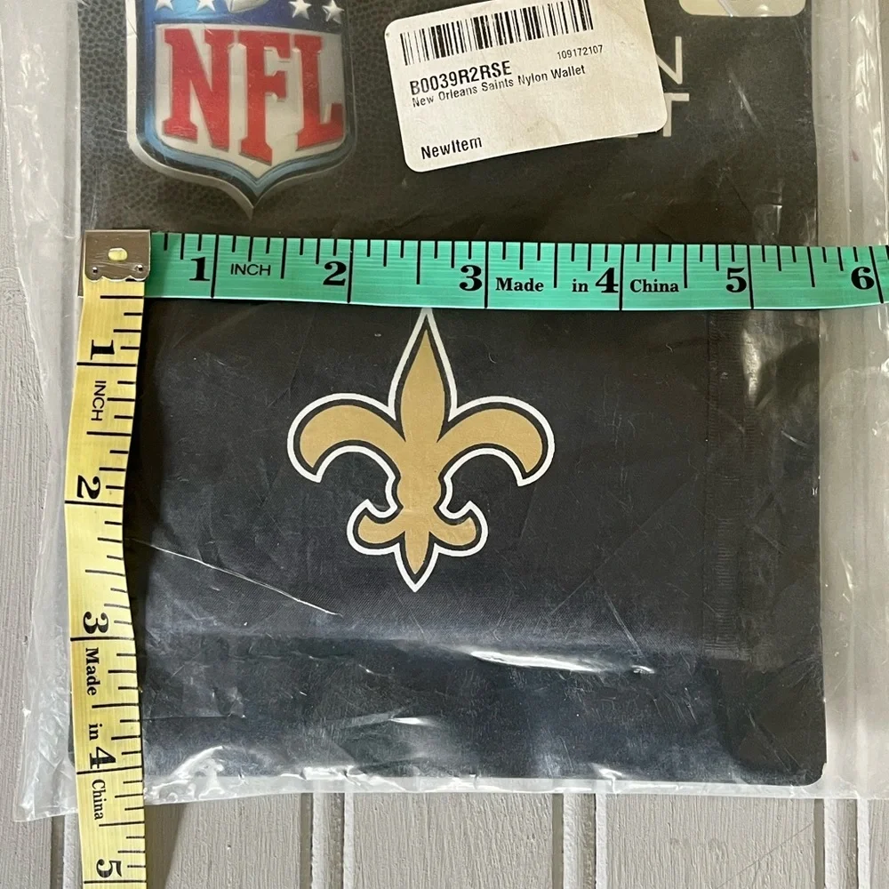 NFL New Orleans Saints Team Logo Nylon Wallet Mens Black Gold NWT